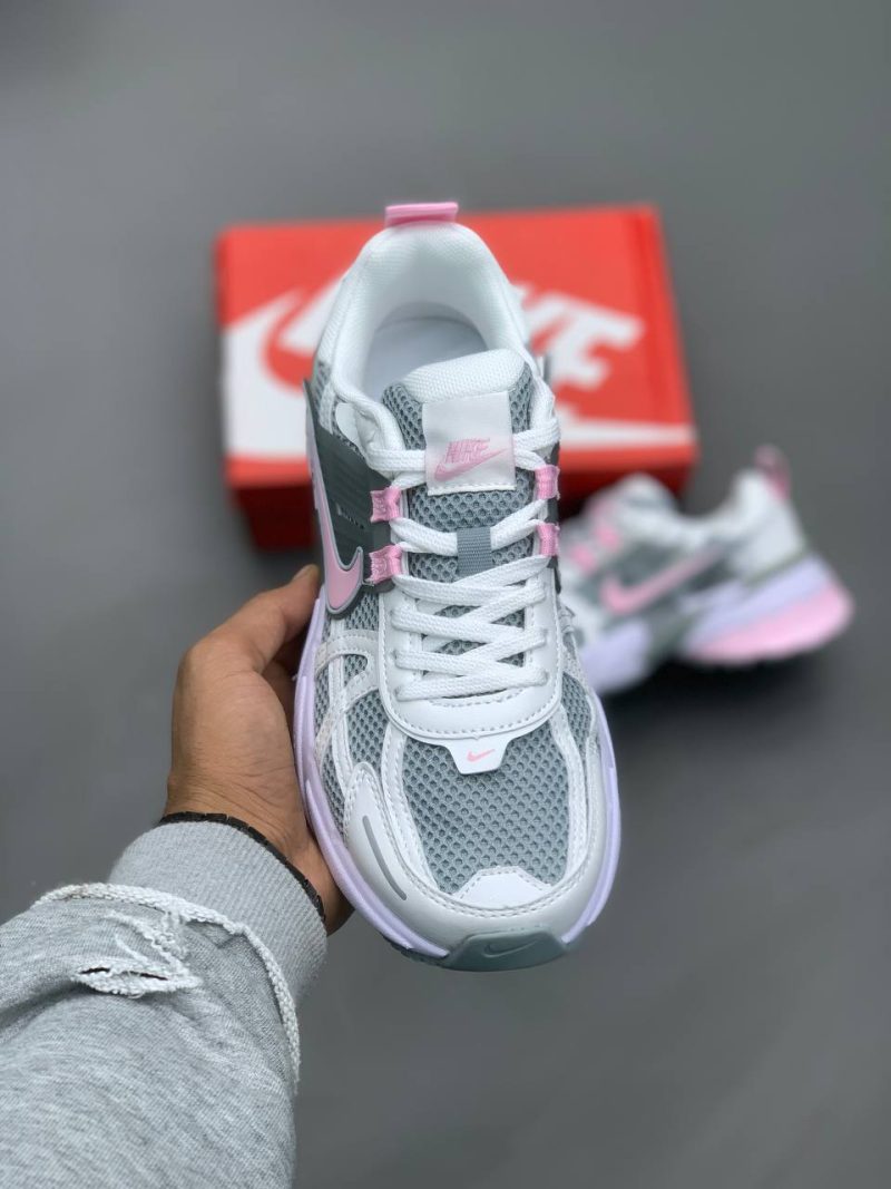 کتونی نایک وی تو کی v2k طوسی صورتی Nike v2k Gray Pink