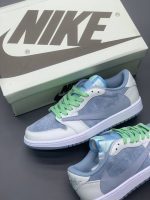 کتونی نایک ایر جردن ۱ لو تراویس اسکات آبی سفید Nike Air Jordan 1 Low Travis Scott Reverse Swoosh