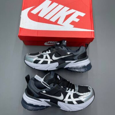 کتونی نایک وی تو کی ران مشکی نقره‌ای Nike V2K Run Black Silver