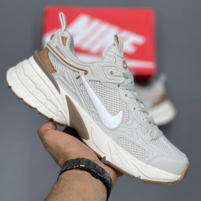 نایک زوم ومرو ۵ کرم Nike Zoom Vomero 5 Cream