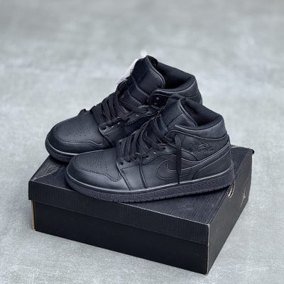 کفش نایک ایر جردن وان ساقدار تمام مشکی Nike Air Jordan 1 High Triple Black