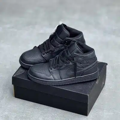 کفش نایک ایر جردن وان ساقدار تمام مشکی Nike Air Jordan 1 High Triple Black