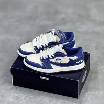کفش نایک ایر جردن وان لو تراویس اسکات گوچی سفید سرمه‌ای Nike Air Jordan 1 Low Travis Scott Gucci