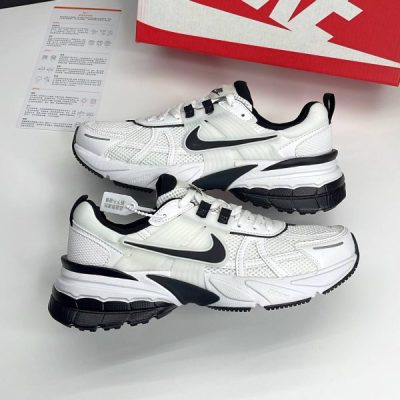 کفش نایک وی تو کی ران سفید مشکی Nike V2K Run White Black