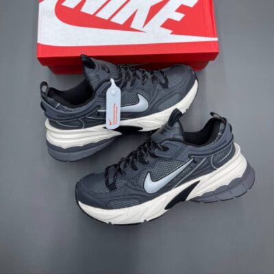 کفش نایک زوم وومرو ۵ طوسی Nike Zoom Vomero 5 Gray