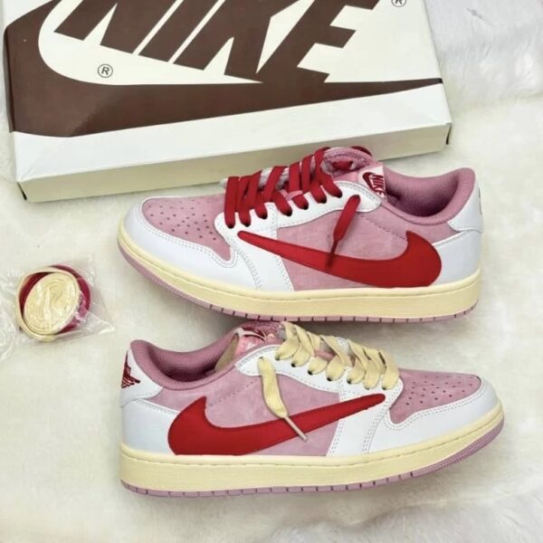کفش نایک ایر جردن وان لو تراویس اسکات شای پینک صورتی Nike Air Jordan 1 Low Travis Scott Shy Pink